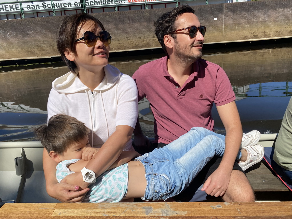 Miaomiao, Max and our friend on our tour boat on the Aa of Weerijs river