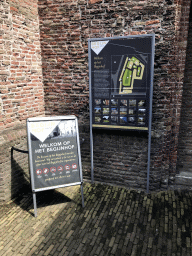 Sign and map at the entrance to the Begijnhof garden at the Catherinastreet street