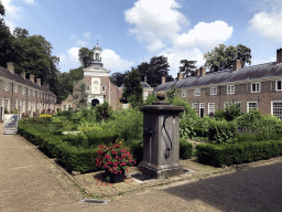 The north side of the Begijnhof garden with the St. Catharinakerk church and the Kakhuis building