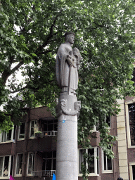 The statue `Judith met het hoofd van Holofernes` at the Grote Markt square
