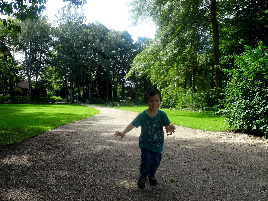 Max at the northeast side of the gardens of Bouvigne Castle