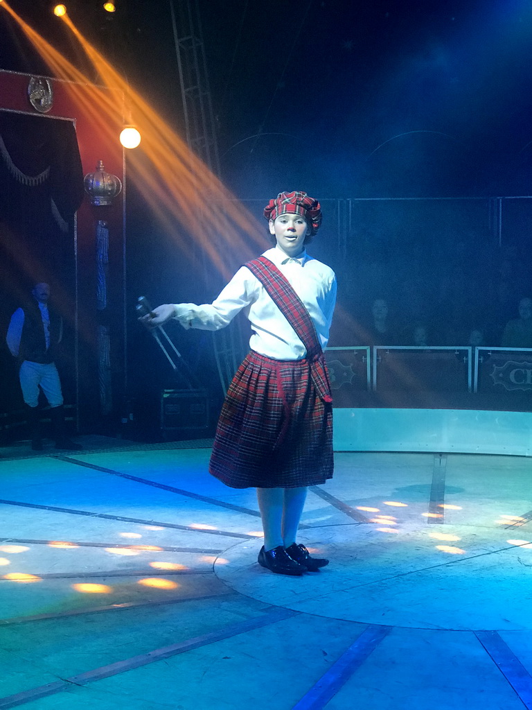 Juggler at Circus Barones, during the show