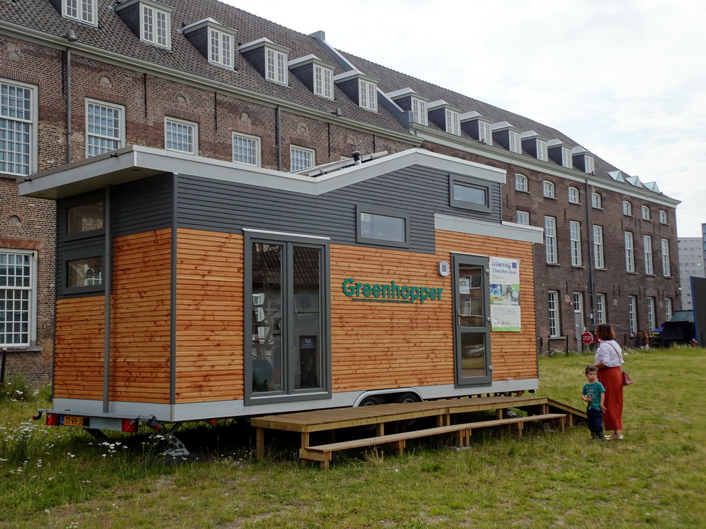 Miaomiao and Max at a Tiny House at the Chassé Promenade