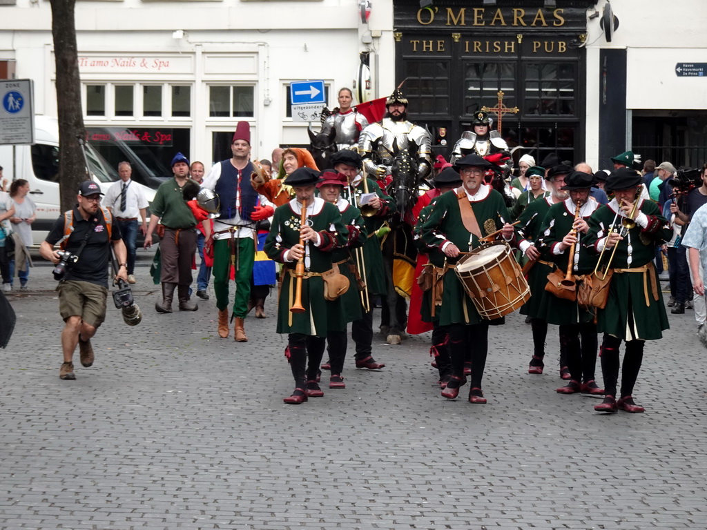 Musicians, knights and horses at the north side of the Grote Markt Square, during the Nassaudag