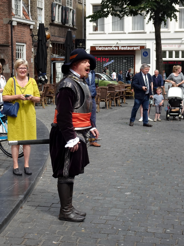 Actor at the north side of the Grote Markt Square, during the Nassaudag