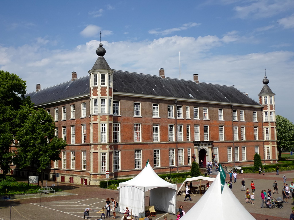 Parade square and southeast side of the Main Building of Breda Castle, viewed from the staircase to the Blokhuis building, during the Nassaudag