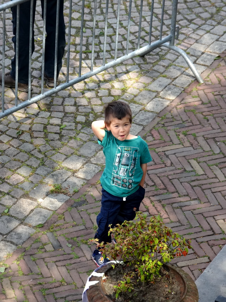 Max on the Parade square of Breda Castle, viewed from the staircase to the Blokhuis building, during the Nassaudag