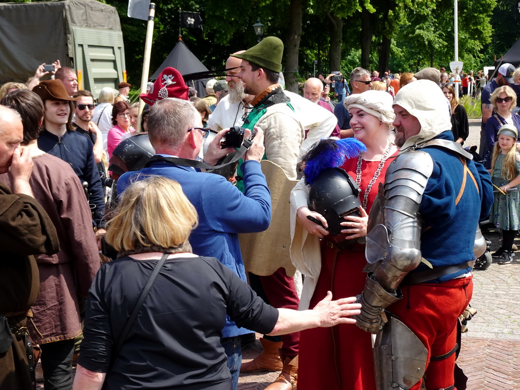Knight and other actors at the Parade square of Breda Castle, during the Nassaudag