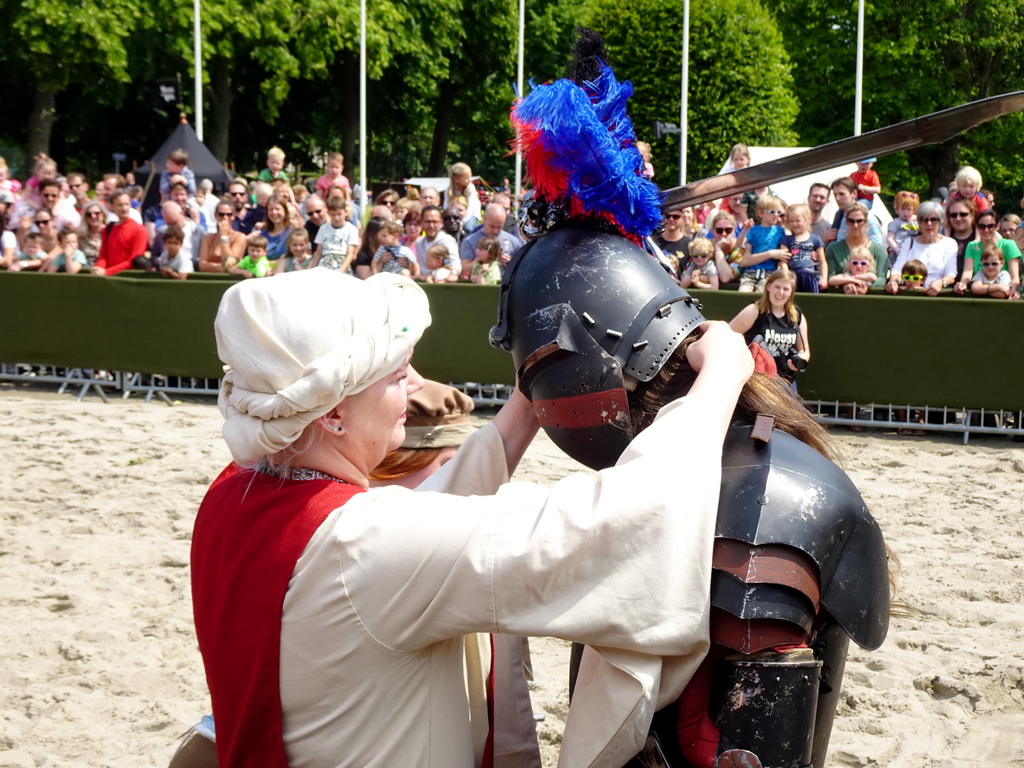 Knight and other actors at the Parade square of Breda Castle, during the Knight Tournament at the Nassaudag