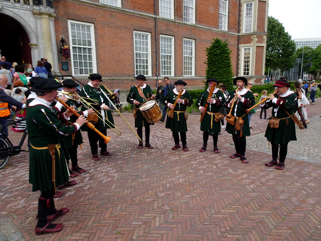 Musicians at the Parade square of Breda Castle, during the Nassaudag
