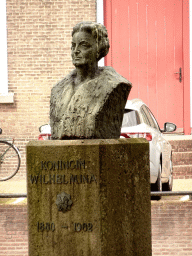 Bust of Queen Wilhelmina at the south side of Breda Castle, viewed from the Cingelstraat street, during the Nassaudag