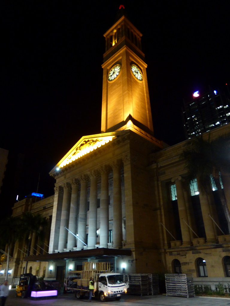 Front of the Brisbane City Hall at the King George Square, by night