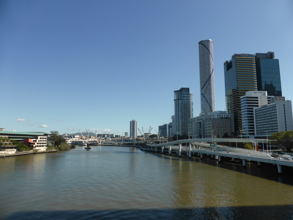 Northern skyline of Brisbane with the Infinity Tower and the Kurilpa Bridge over the Brisbane River, viewed from the Victoria Bridge