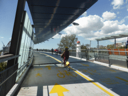 Miaomiao on her CityCycle bicycle at the southwest side of the Goodwill Bridge over the Brisbane River