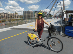 Miaomiao with her CityCycle bicycle at the northeast side of the Goodwill Bridge over the Brisbane River