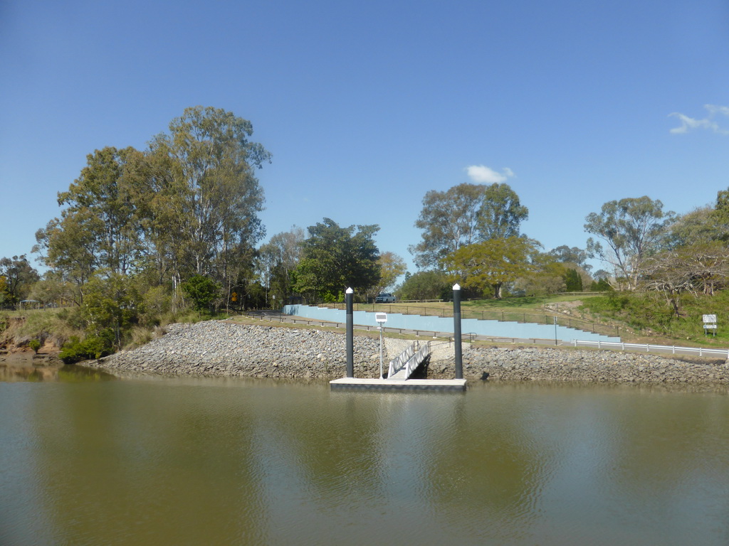 The Indooroopilly Golf Club and the Brisbane River, viewed from the Miramar Koala & River Cruise boat