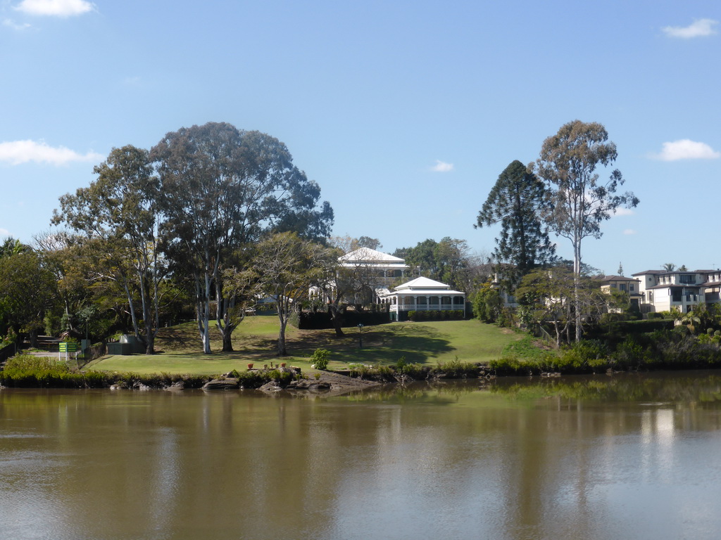 House at the King Arthur Terrace and the Brisbane River, viewed from the Miramar Koala & River Cruise boat