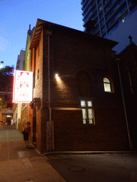 Miaomiao in front of the Pancake Manor restaurant at Charlotte Street, at sunset