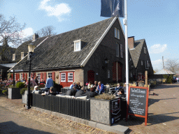 South side of the Herberg de Gouden Leeuw inn at the Onderstraat street