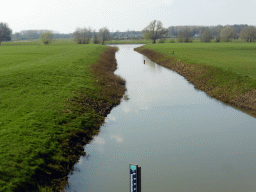 The northwest side of the Groote Beek stream and the IJssel river, viewed from the bridge at the Bekerwaardseweg street