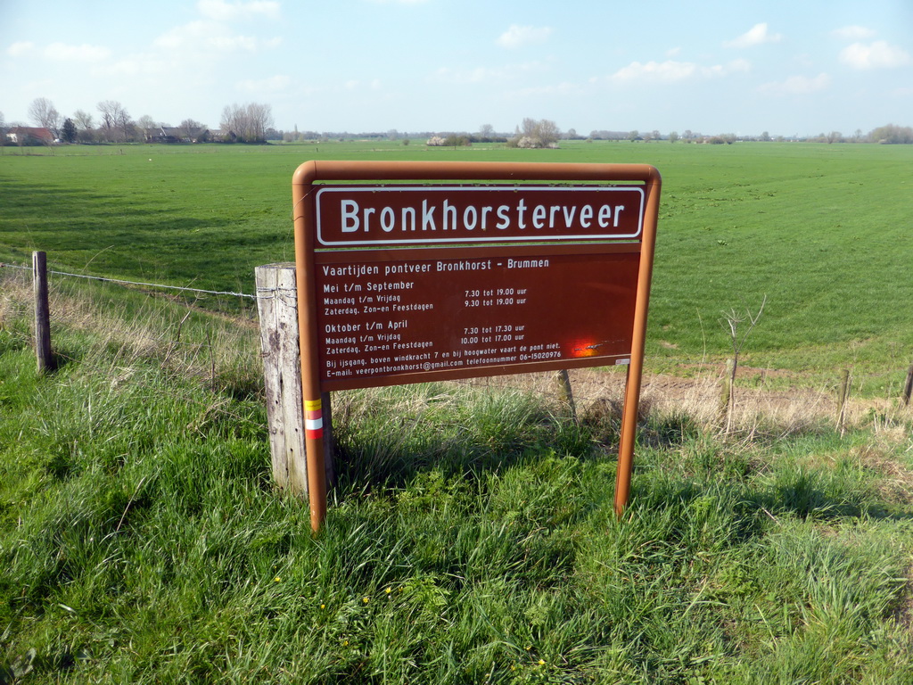 Information on the Bronkhorsterveer ferry at the Veerweg street