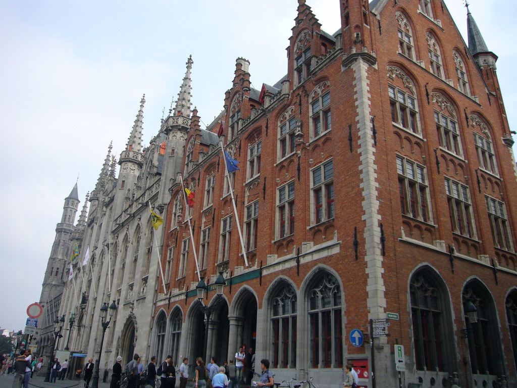 Right front of the Provincial Court at the Markt square