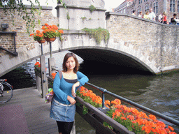 Miaomiao and the Nepomucenusbrug bridge over the Dijver canal