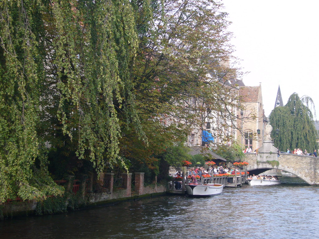 The west side of the Nepomucenusbrug bridge over the Dijver canal, viewed from the tour boat