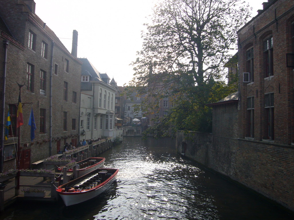 Boats on the east end of the Dijver canal, viewed from the Blinde Ezelbrug bridge over the Groenerei canal