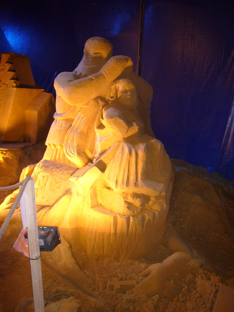 Sand sculpture of two people, at the Sand Sculpture Festival at the Stationspark