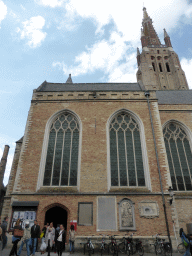 Southwest side and entrance of the Church of Our Lady, at the Onze-Lieve-Vrouwekerkhof-Zuid square