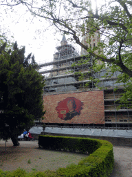 East side of the Gruuthusemuseum and the Church of Our Lady, viewed from the Arentshof park