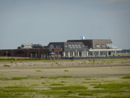 Restaurant Grevelingen and the beach at the southeast side of the Grevelingendam