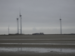 Windmills, Restaurant Grevelingen and the beach at the southeast side of the Grevelingendam