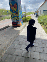 Max with graffiti at the tunnel at the Noorddijk street