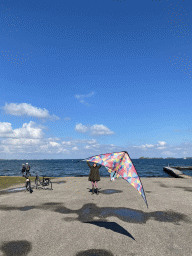 Miaomiao flying a kite at the northwest side of the Grevelingendam