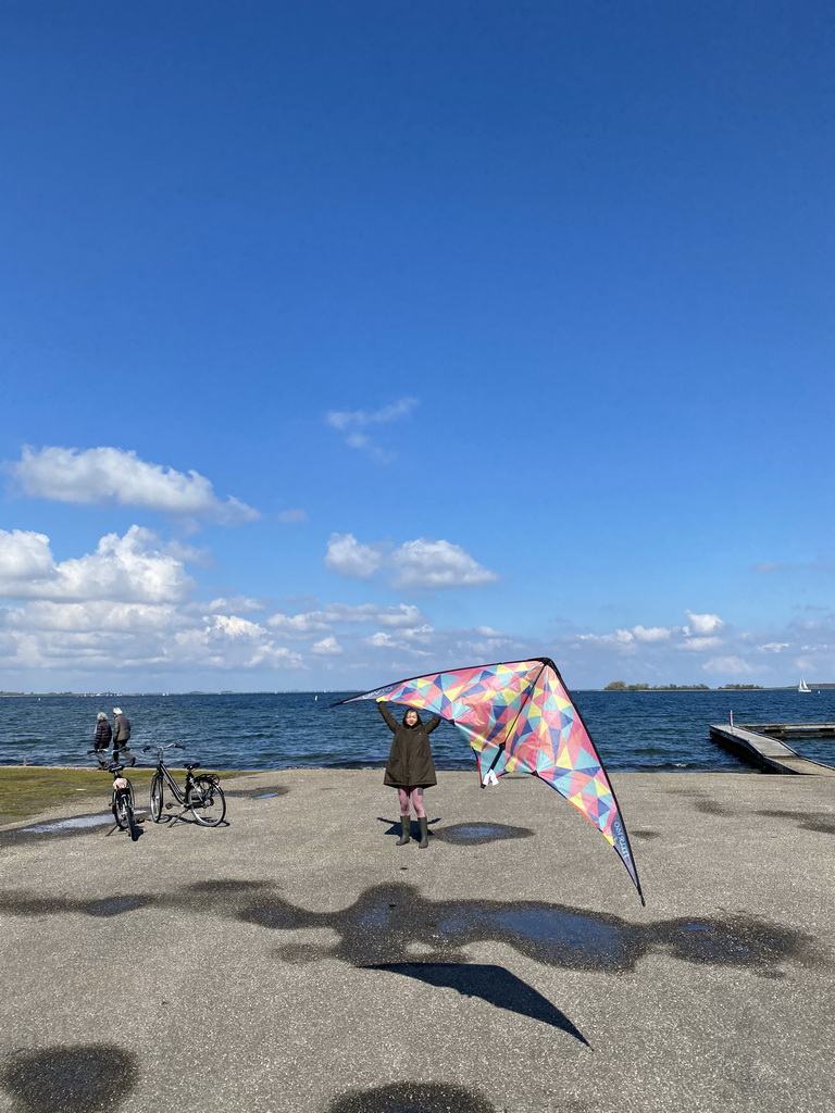Miaomiao flying a kite at the northwest side of the Grevelingendam