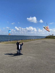 Max flying a kite at the northwest side of the Grevelingendam