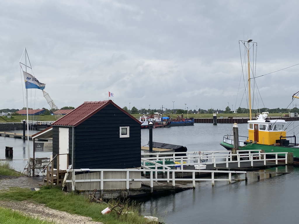 House and boats at the Vluchthaven harbour