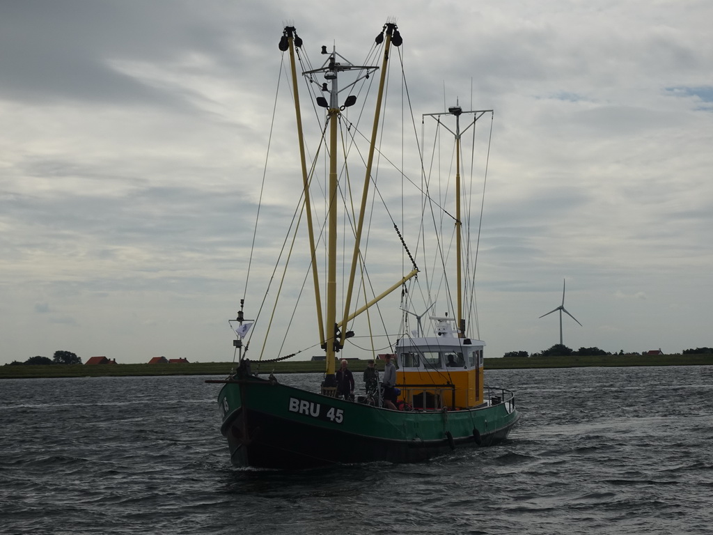 The Bru 45 boat on the Zijpe estuary, viewed from the Seal Safari boat