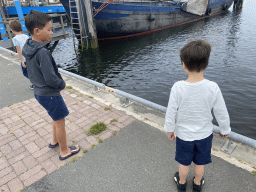 Max and his friends at the Harbour of Bruinisse