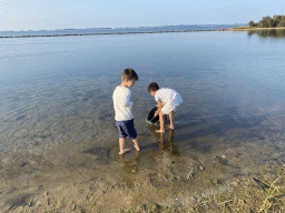 Max and his friend catching fishes on a beach at the north side of the Grevelingendam