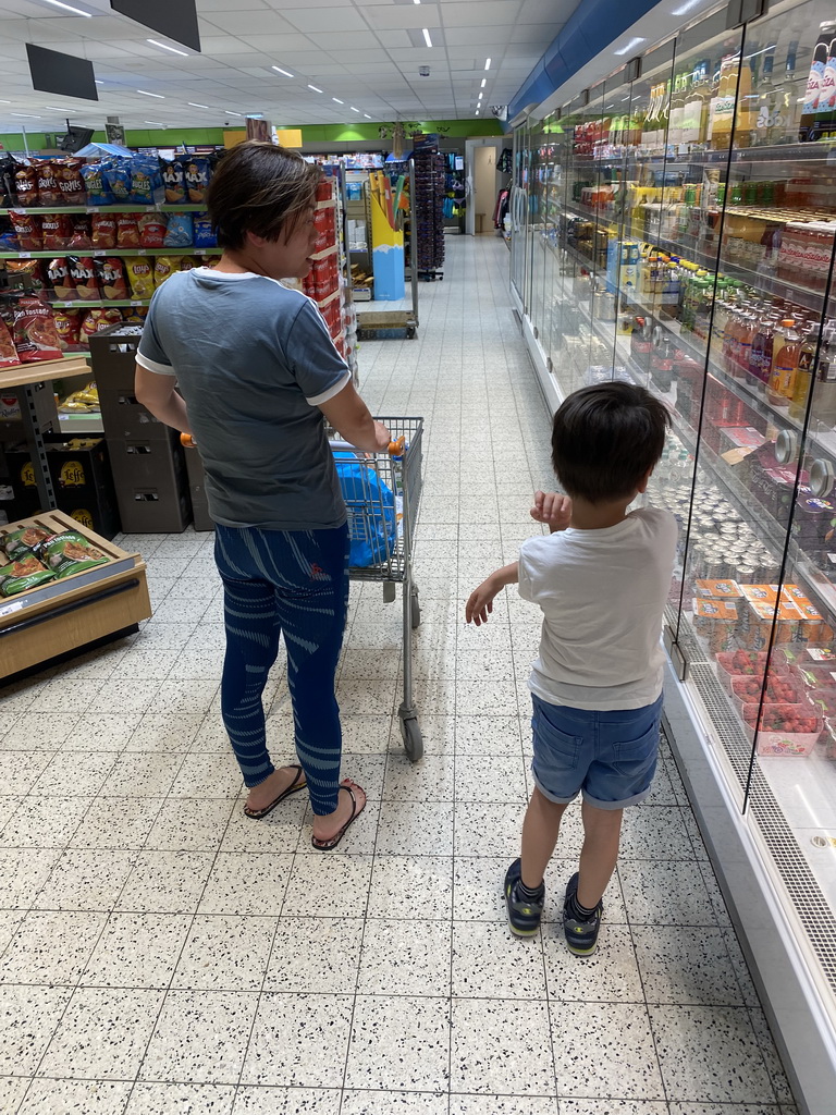 Miaomiao and Max in the supermarket of Holiday Park AquaDelta