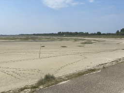 The beach at the southeast side of the Grevelingendam, viewed from the playground of Restaurant Grevelingen