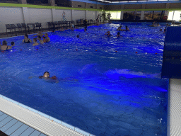 Max at the large pool at the swimming pool at Holiday Park AquaDelta