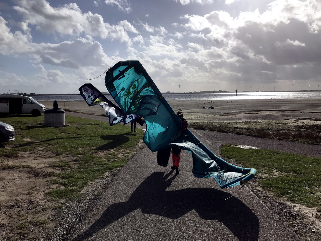 Kite surfers at the beach at the southeast side of the Grevelingendam