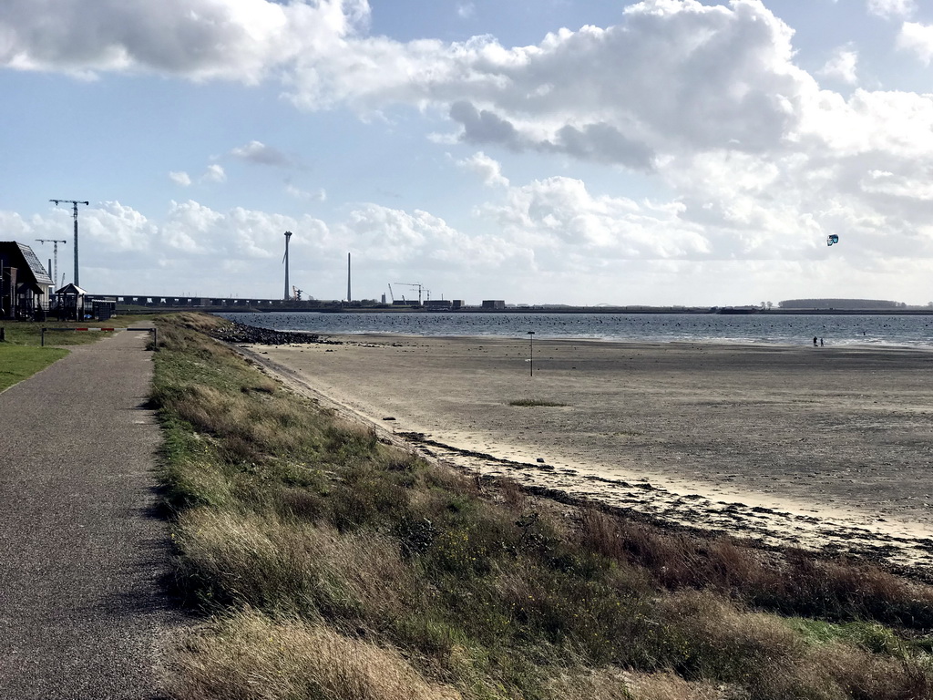 The Krammersluizen sluices and the beach at the southeast side of the Grevelingendam