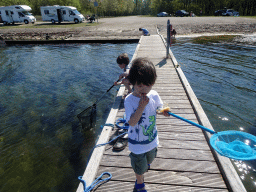 Max and friends catching crabs on a pier at the northwest side of the Grevelingendam