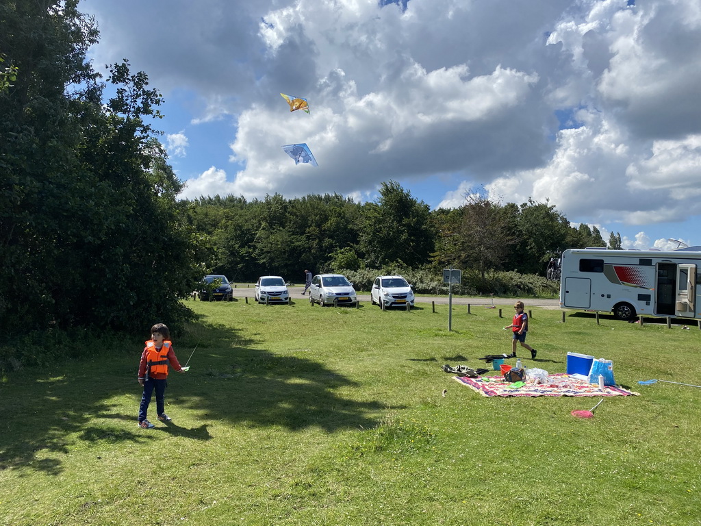 Max and his friend kiting at the northwest side of the Grevelingendam