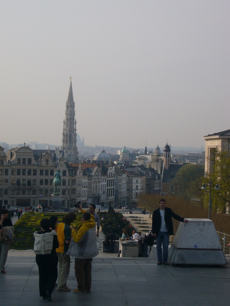 Tim at the Mont des Arts hill with the equestrian statue of King Albert I and the tower of the City Hall